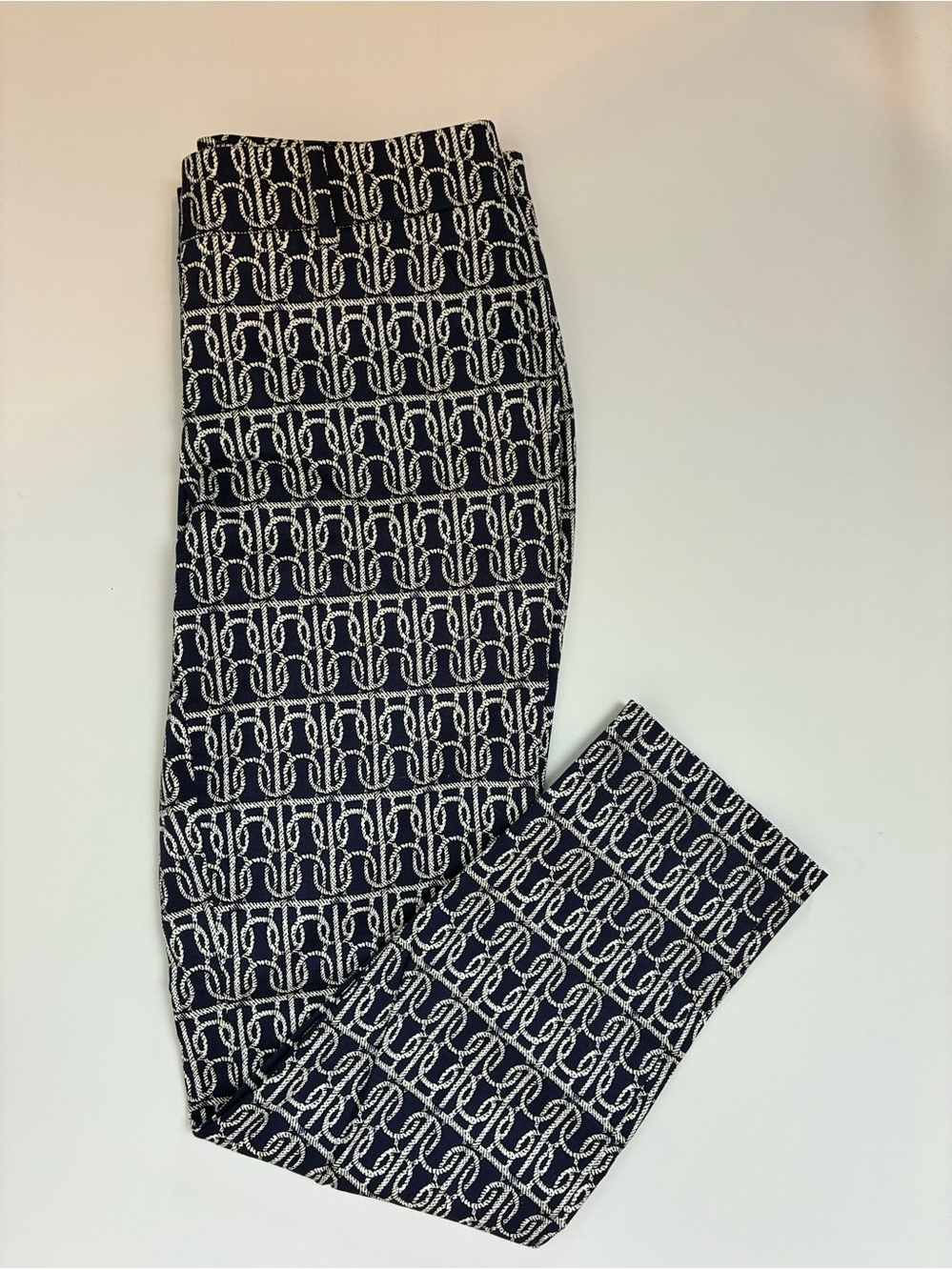 J. Crew NWOT chic Cafe Capri Patterned Navy & White Stretch Pants runs big 💐